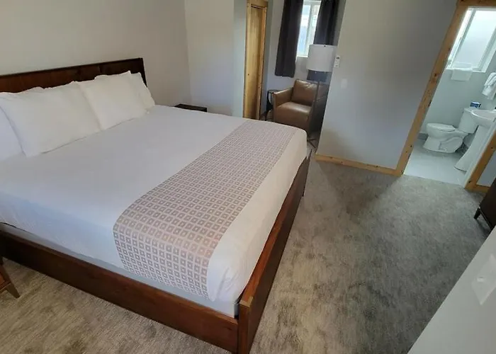 Topaz Lodge