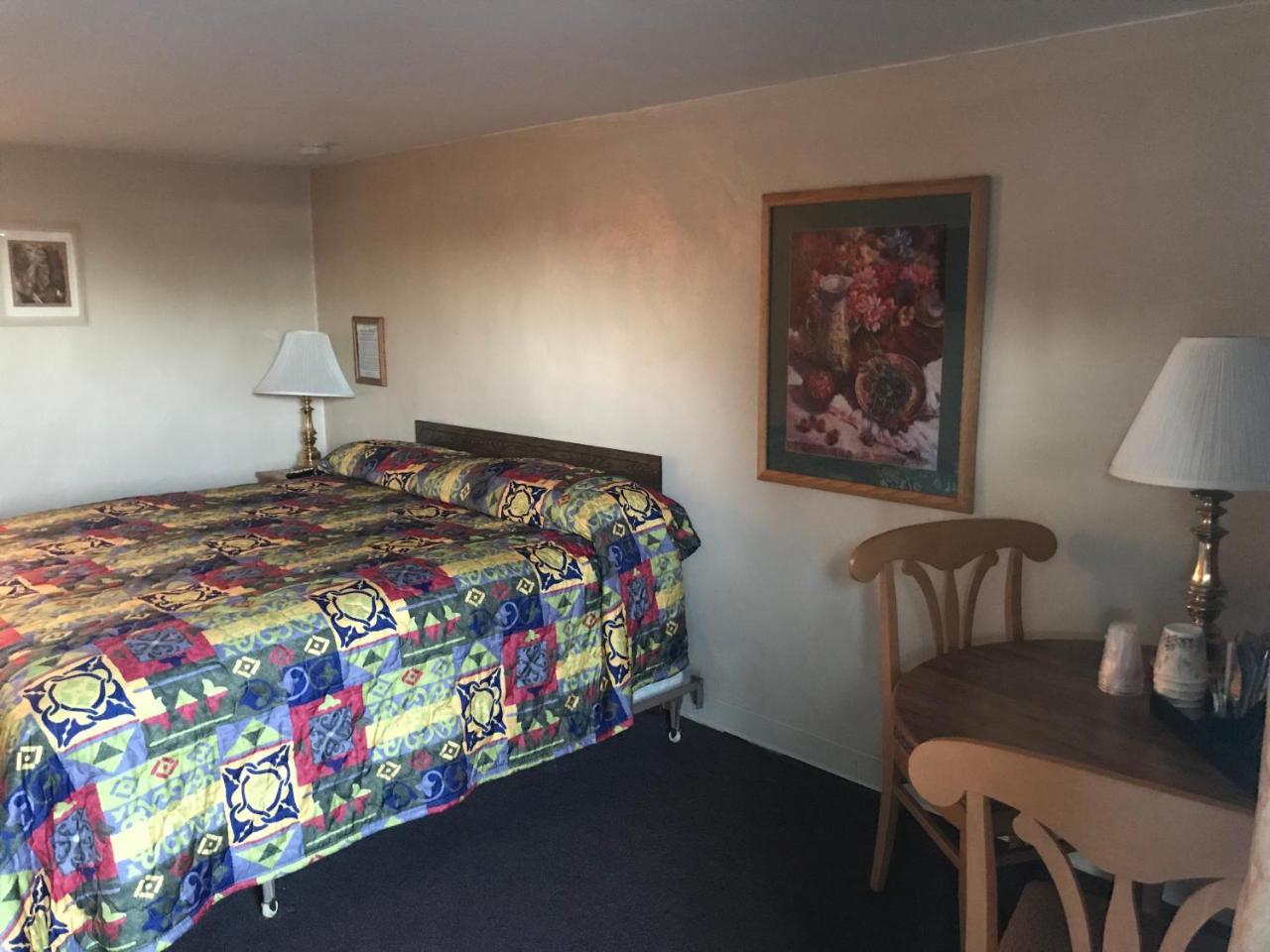 Topaz Motel